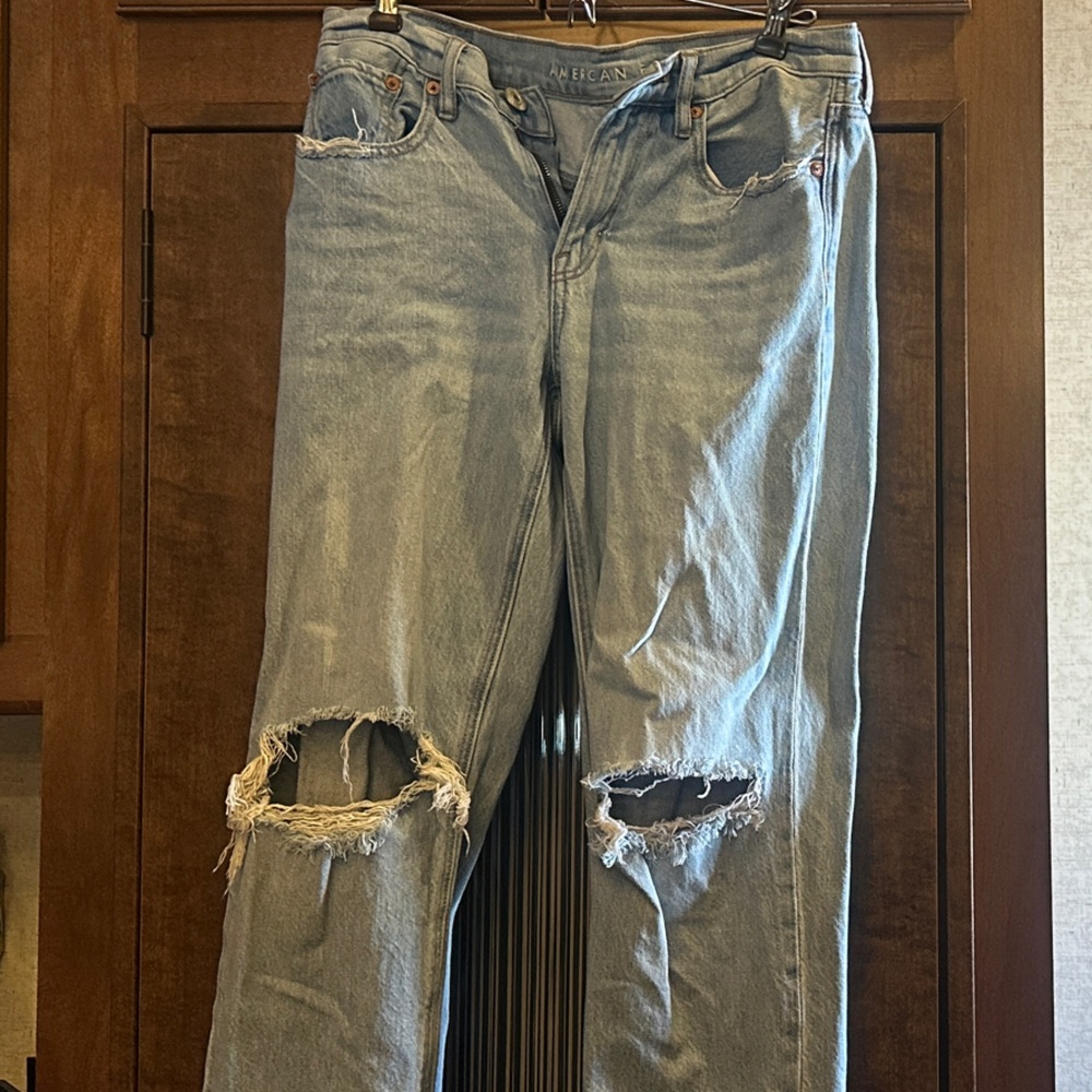 American Eagle Outfitters Light Blue Distressed Boyfriend Jeans